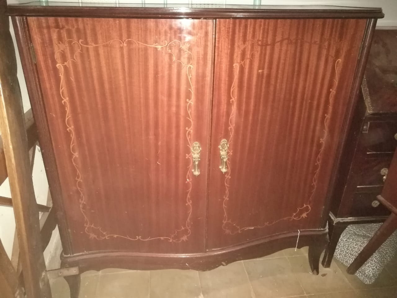 Mueble Tocadiscos Radio Combinado. Con espacio de guardado. Estilo Francés.  - Tocadiscos y combinados - AUDIO ANTIGUO - TODOARTE