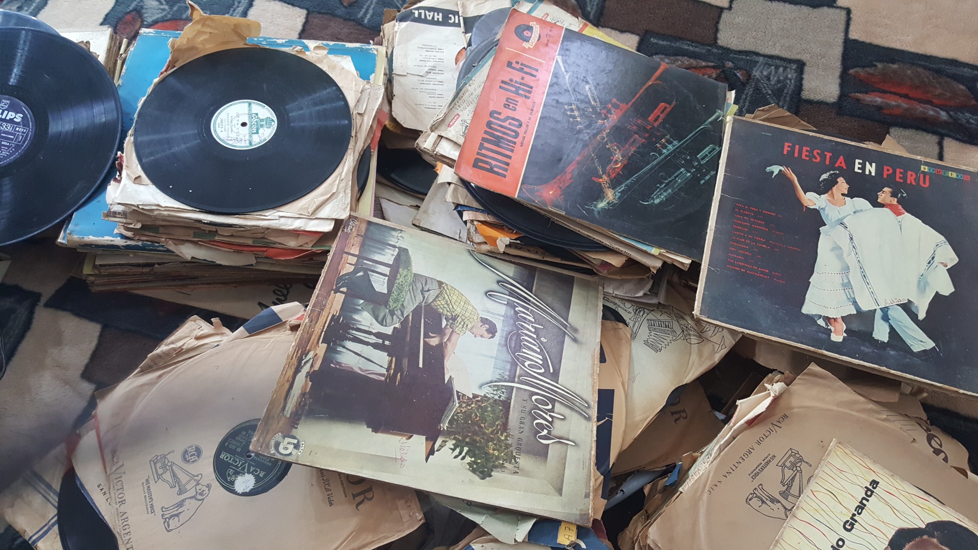Vinilo con toca disco usado en buen estado Discos de vinilo