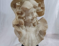 Busto niña con capelina en alabastro cod 11109
