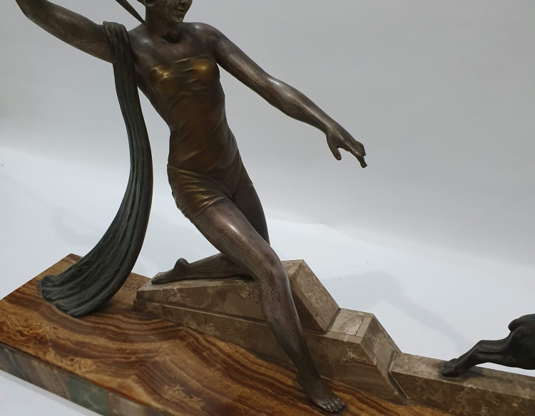 Petit bronce art deco diana la cazadora firmado J. Dauvergne cod 14325