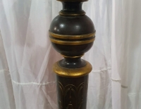 Columna en madera con detalles dorado Cod 18621