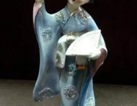 Figura mujer oriental con kimono y abanico Cod 22420