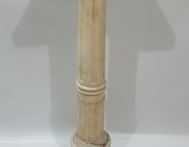 Columna blanca en alabastro Cod 22863