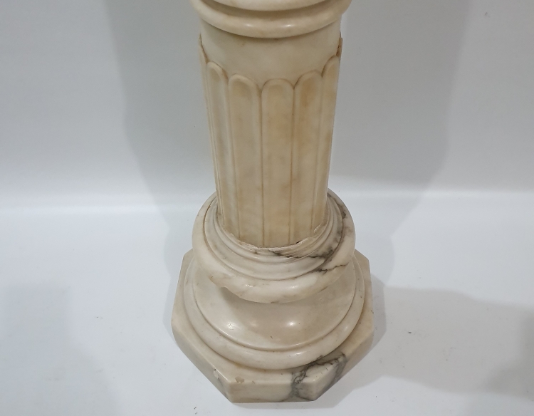 Columna blanca en alabastro Cod 22863