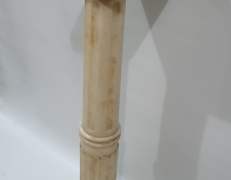 Columna blanca en alabastro Cod 22863