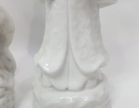 Par de figuras orientales blanc de chine Cod 26444