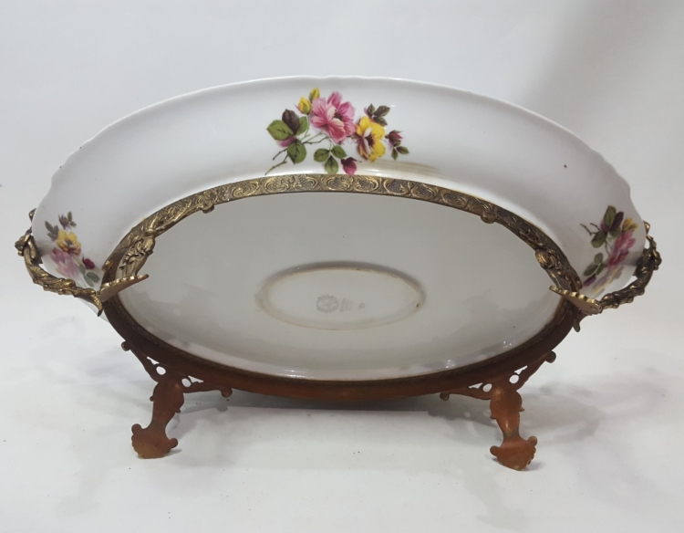 Centro de mesa porcelana Bavaria con broncería Cod 27279