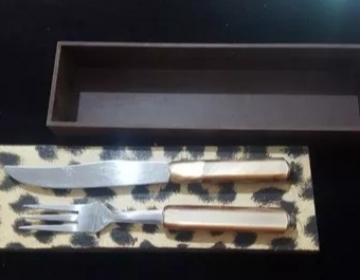 Set cuchillo y tenedor con estuche Cod 27709