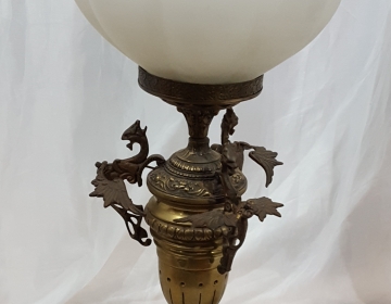 Lampra de mesa en bronce con dragones Cod 28698