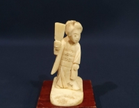 Figura oriental talla hueso Cod 29935