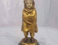 Niño firmado bronce y hueso cod 31234 