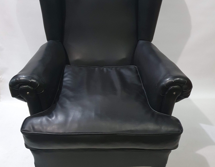 Sillón berger tapizado negro eco cuero Cod 31462