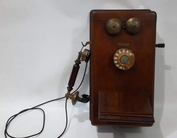 Telefono antiguo pared madera Cod 31645