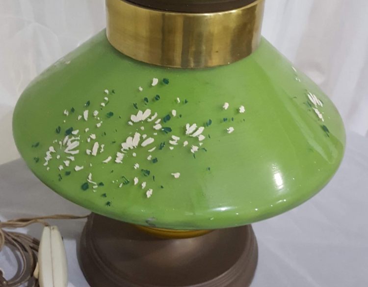 Antiguo velador de opalina verde Cod 31655