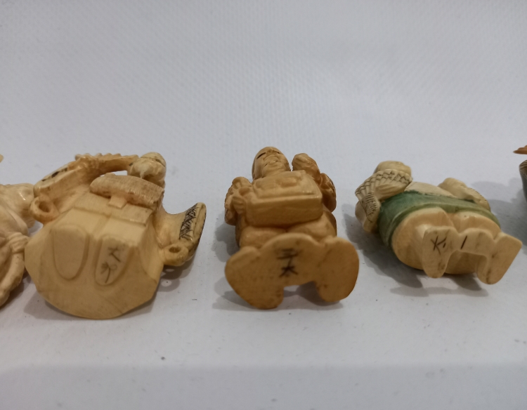 5 Netsuke japones 5 x 3 cms botones cod 31684