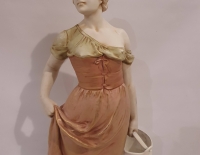 Fayenza mujer con canasto 78cm Cod 31719 