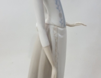 Figura mujer con pavos lladro 40 cm Cod 31751