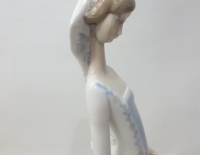 Figura mujer con pavos lladro 40 cm Cod 31751