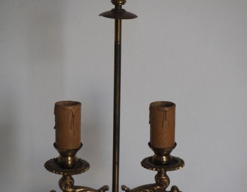 Antiguo velador de bronce tipo candelabro
