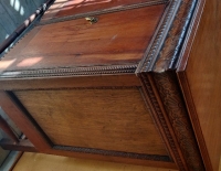 Mueble bajo estilo italiano -frente tallado a mano 