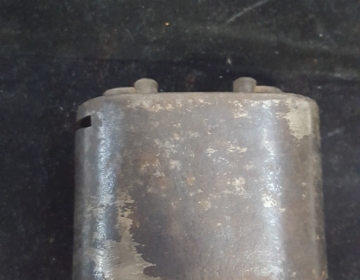 Alcancia antigua de metal Cod 9569