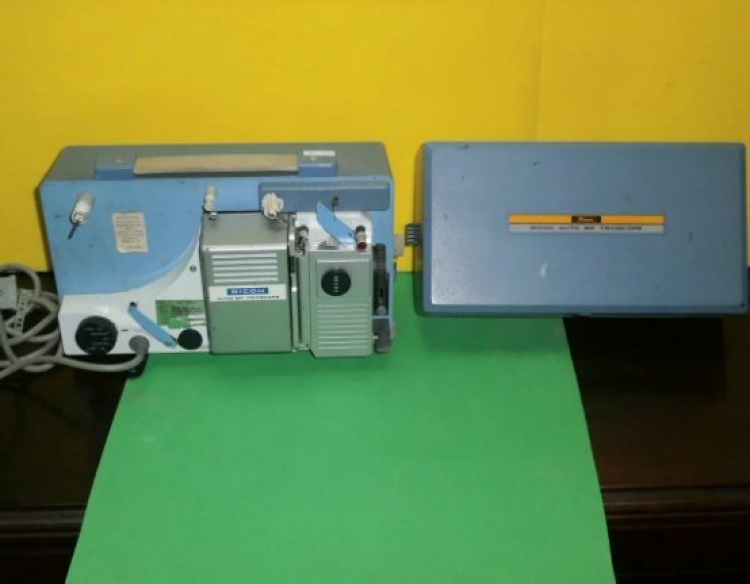 Proyector Ricoh 8 Mm. Japan  Cod 28046
