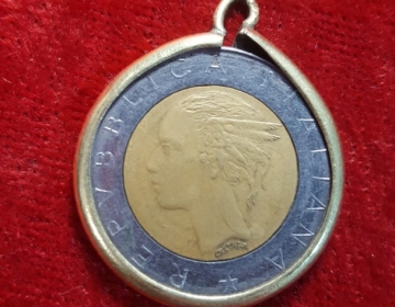 Medalla moneda 5oo liras 1983 italia Cod 28441