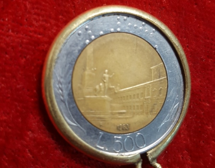 Medalla moneda 5oo liras 1983 italia Cod 28441