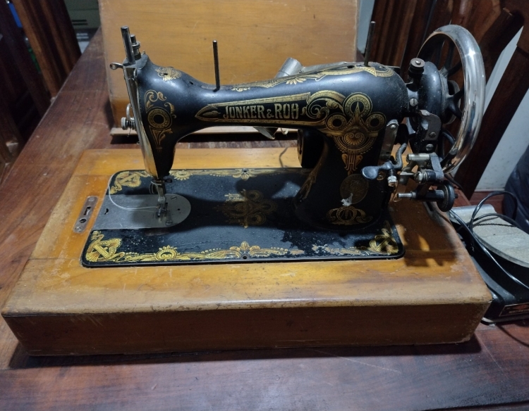 Vendo máquina de coser Junker & Ruh