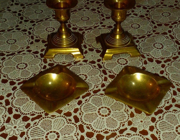 Set de Veladores y Ceniceros en bronce