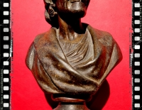 Magnifico busto calamina de Voltaire