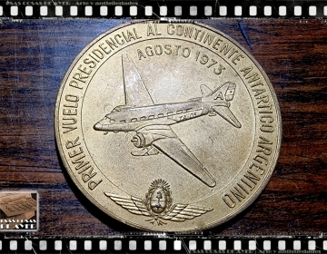 Medalla Primer Vuelo Presidencial al Continente Antártico Argentino