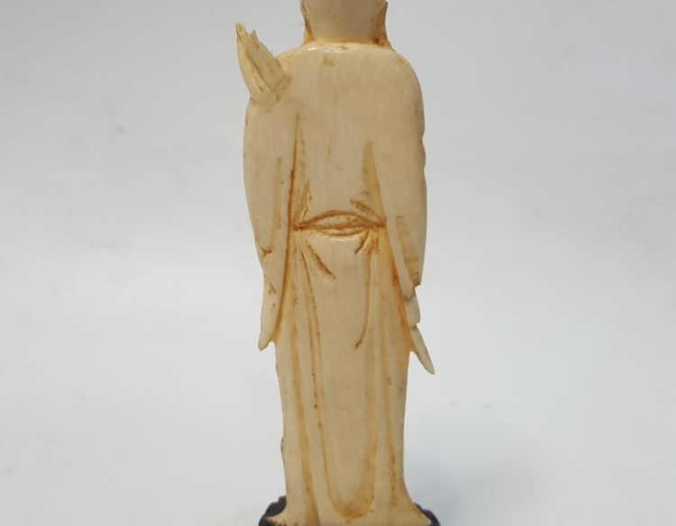 Figura Oriental De Marfil Cod 31501