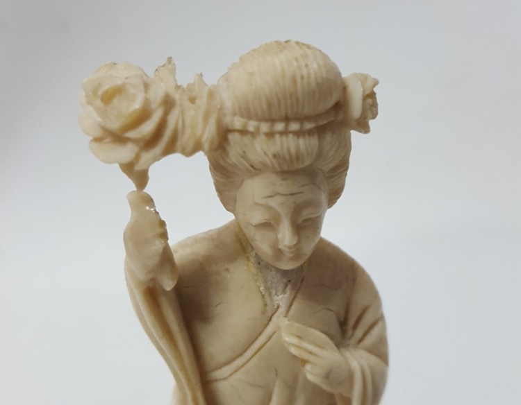 Figura de Marfil-Geisha Cod 32322
