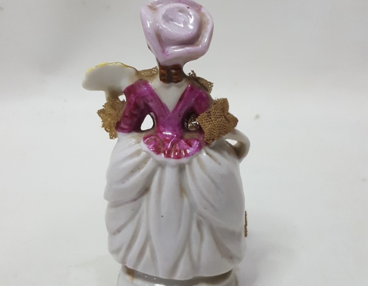 Figura Royal(porcelana) Dama Con Abanico C 32373