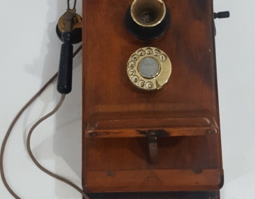 Teléfono Antiguo De Pared En Madera Cod 31677