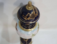 Potich de sevres con figuras querubins azul cobalto Cod 32116