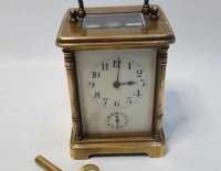 Reloj de mesa Despertador - Francés - Bronce y vidrio biselado Cod 32671