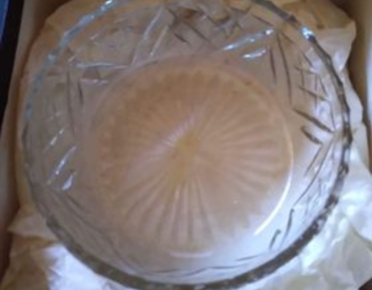Vendo ensaladera de cristal tallado de 21 cm de diámetro
