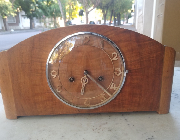 Antiguo Reloj de Mesa Junghans 