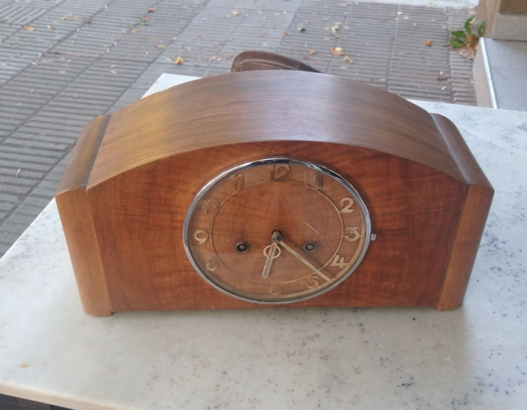 Antiguo Reloj de Mesa Junghans 