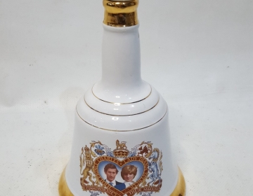 Botella Rey Carlos Y Lady Di Ceramica Año 1981 Cod 32961
