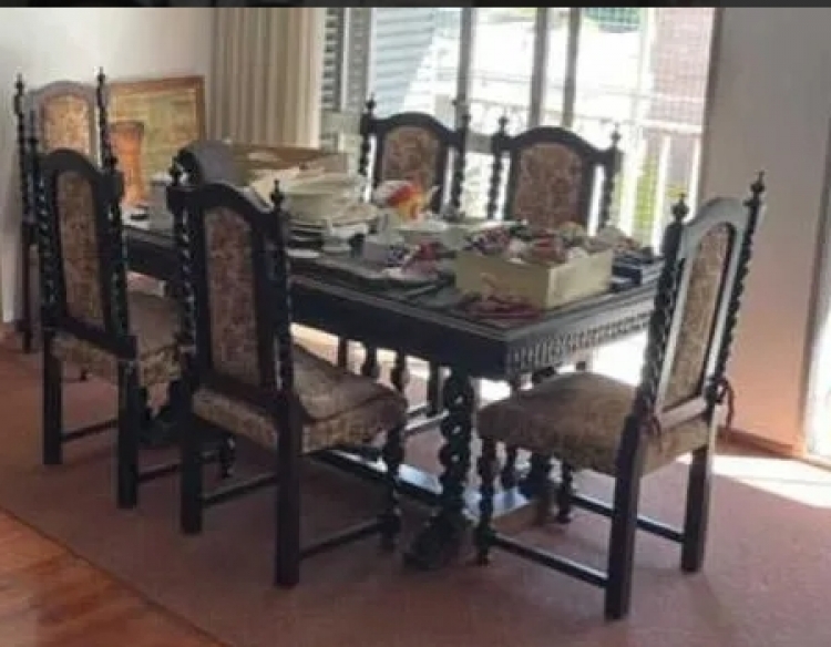mesa y 6 sillas