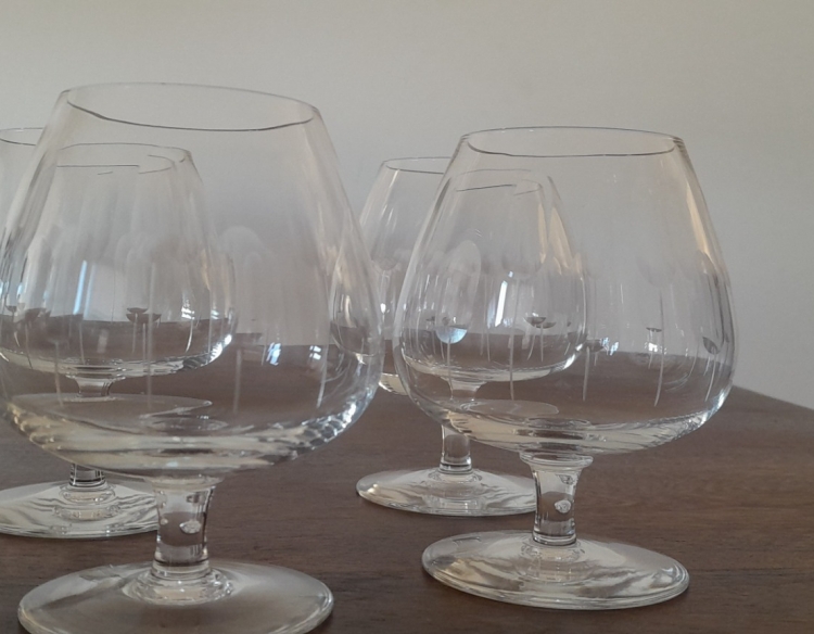 Copas de cristal tallado para coñac