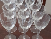 22 copas de cristal tallado de vino y agua