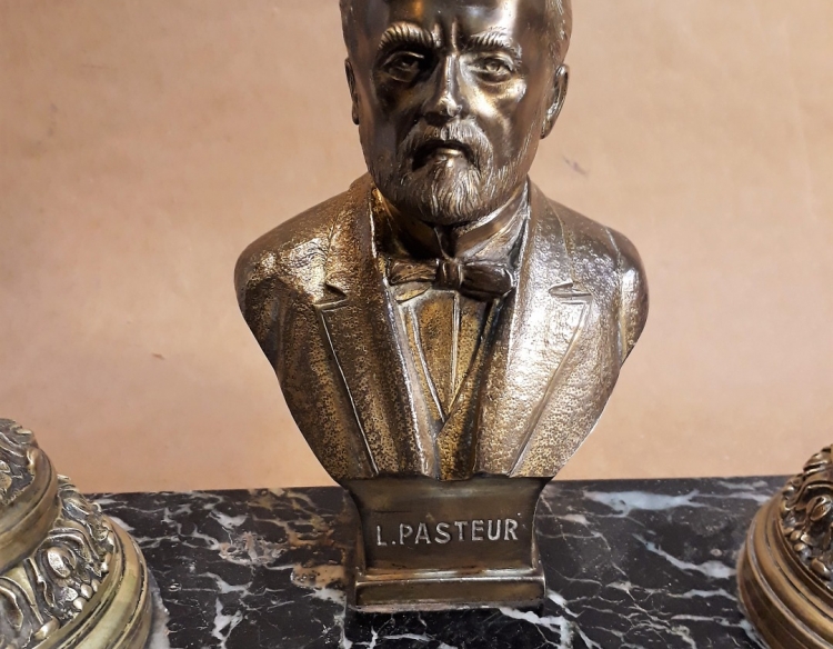 Antigua Escribania De Marmol Y Bronce Con Busto de Luis Pasteur