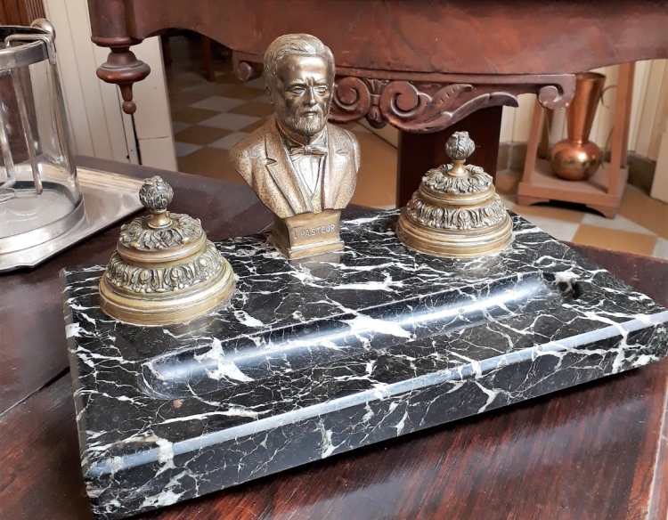 Antigua Escribania De Marmol Y Bronce Con Busto de Luis Pasteur