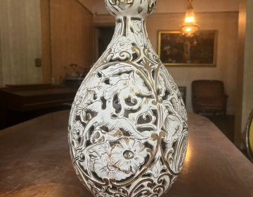 Antiguos jarrones de porcelana calada