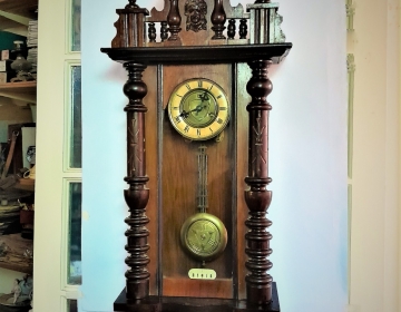 Antiguo Reloj Junghans A Péndulo Con Sonería De Hora Y Media