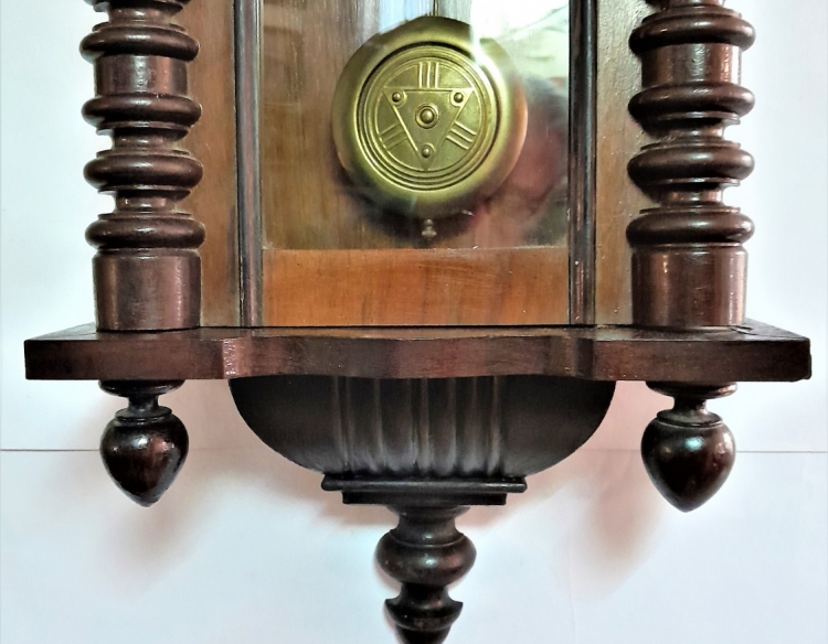 Antiguo Reloj Junghans A Péndulo Con Sonería De Hora Y Media